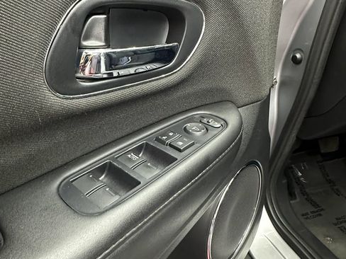 Used 2019 Honda HR-V EX image 10