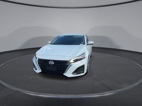 Used 2023 Nissan Altima 2.5 S FWD image 4