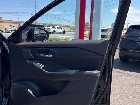 Certified 2023 Nissan Rogue SV w/ SV Premium Package image 14