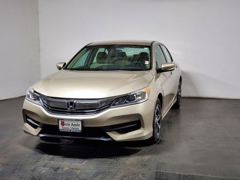 Used 2017 Honda Accord LX image 4