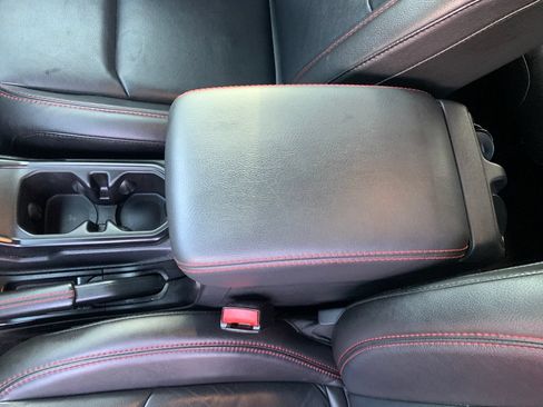 Used 2023 Jeep Wrangler Unlimited Rubicon AWD/4WD image 25