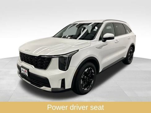Used 2024 Kia Sorento S image 5