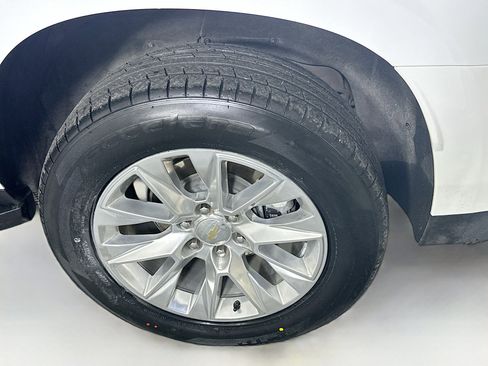 Used 2023 Chevrolet Suburban Premier image 11