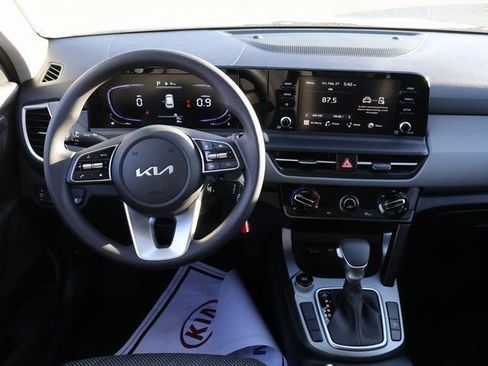 New 2026 Kia Seltos LX image 17