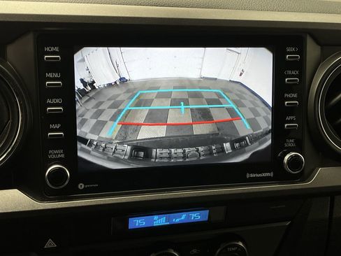 Used 2021 Toyota Tacoma TRD Sport w/ Technology Package image 5