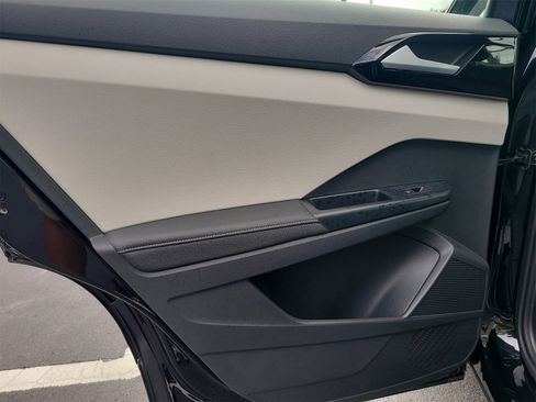 Certified 2025 Volkswagen Taos S image 11