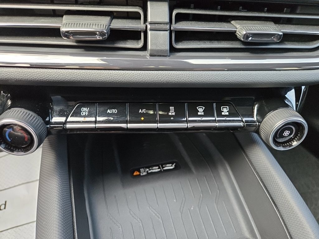 Certified 2025 Chevrolet Equinox EV RS FWD image 21