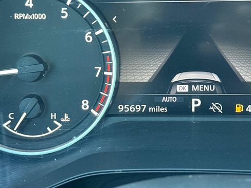 Used 2022 Nissan Pathfinder SL AWD/4WD image 27