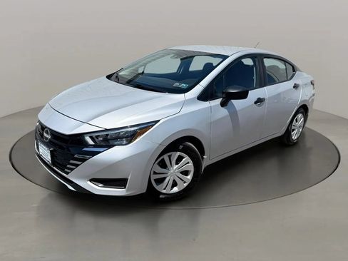 Used 2025 Nissan Versa S w/ Trunk Package FWD image 3