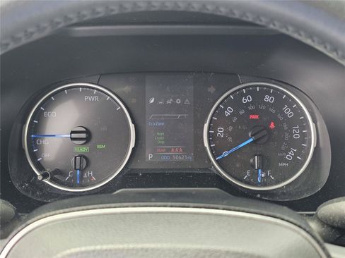 Used 2021 Toyota RAV4 XLE Premium AWD/4WD image 24