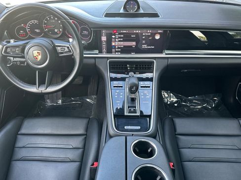 Certified 2021 Porsche Panamera image 6