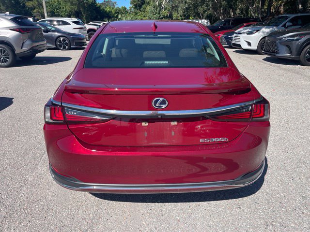 Used 2021 Lexus ES 300h Ultra Luxury w/ Accessory Package 2 FWD image 3