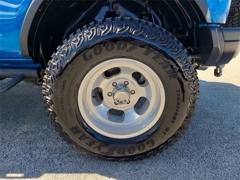 Used 2023 Ford Bronco Badlands image 11