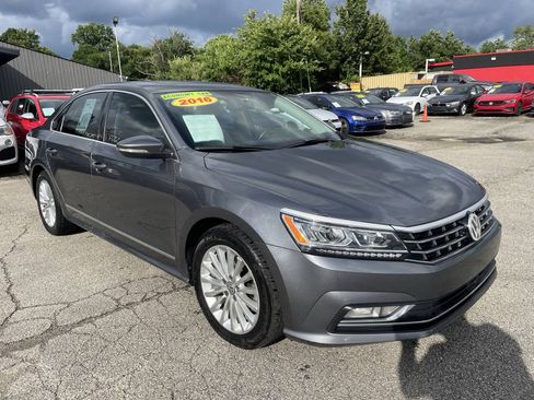 Used 2016 Volkswagen Passat 1.8T SE FWD image 3