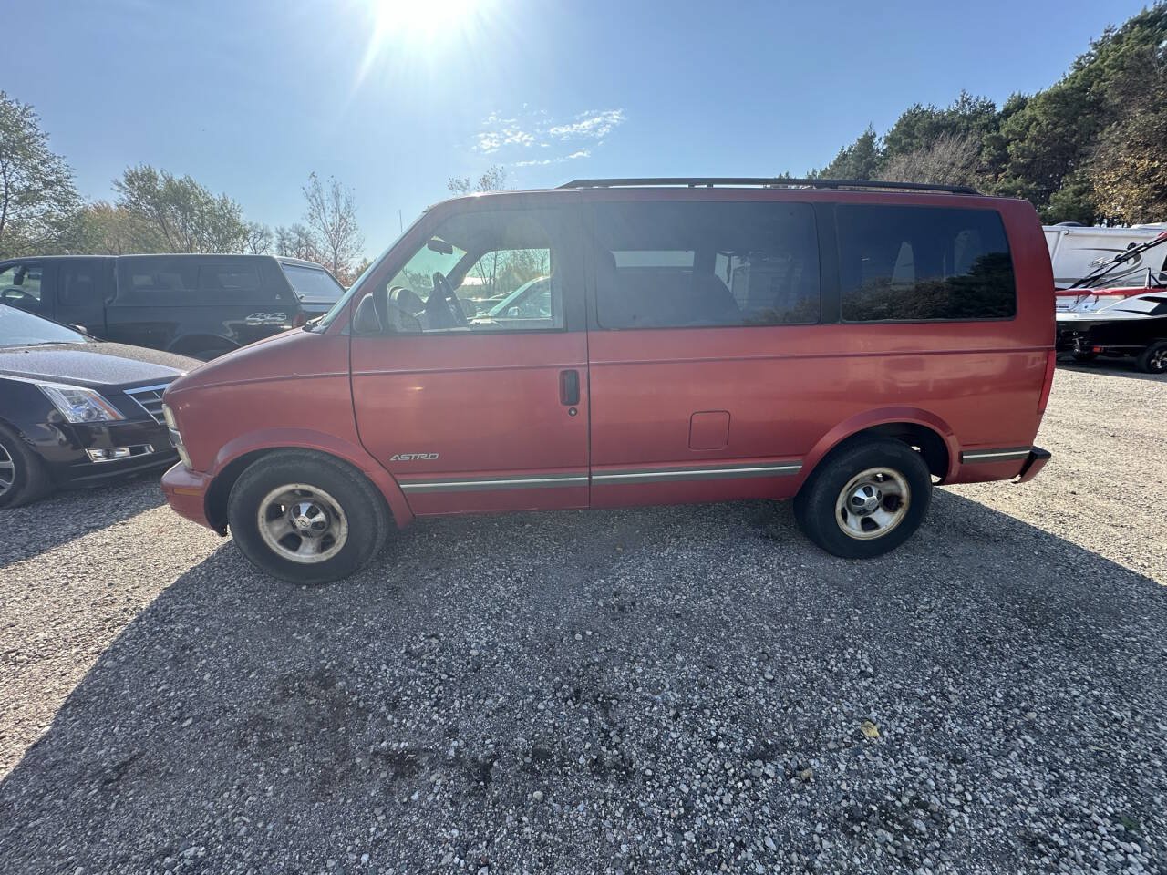 Used 1998 Chevrolet Astro Passenger RWD image 2