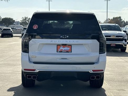 New 2026 Chevrolet Suburban High Country image 5