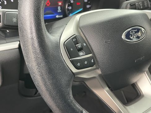 Used 2022 Ford Explorer XLT w/ Equipment Group 202A AWD/4WD image 24