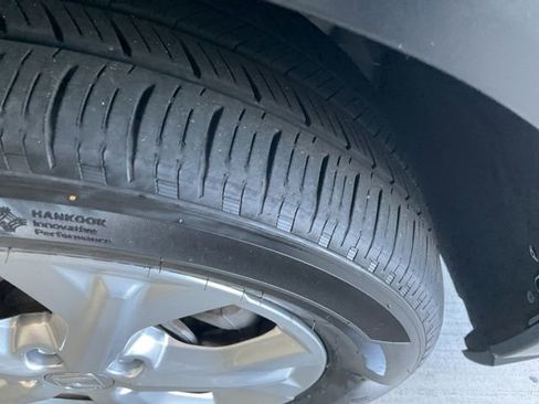 Certified 2023 Honda HR-V LX image 27