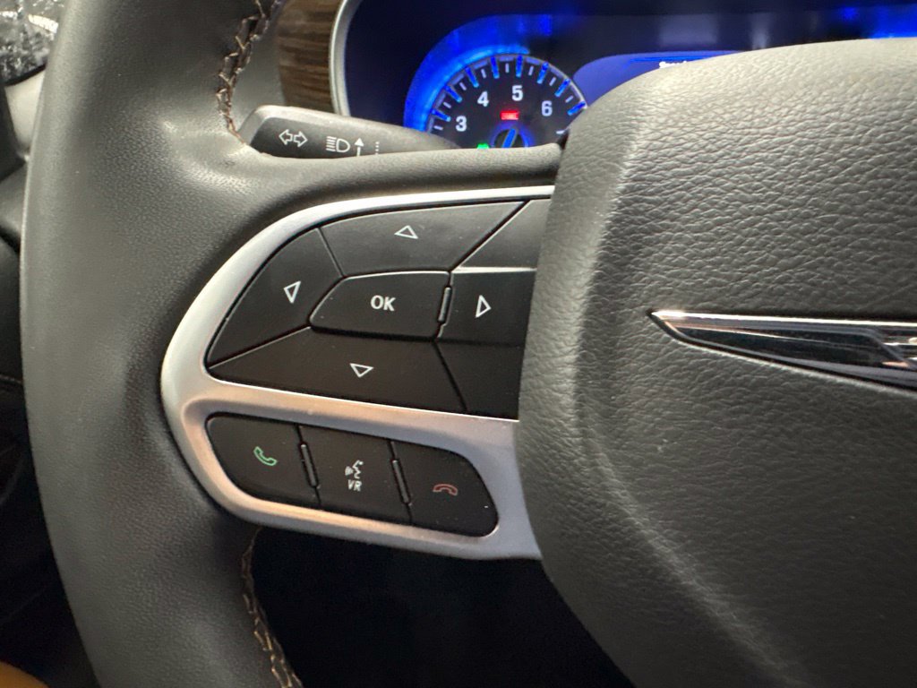 Used 2022 Chrysler Pacifica Pinnacle FWD image 27