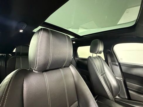 Used 2020 Land Rover Range Rover Velar S AWD/4WD image 31