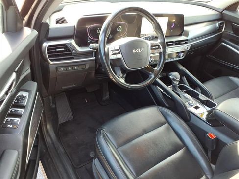Used 2023 Kia Telluride LX image 16