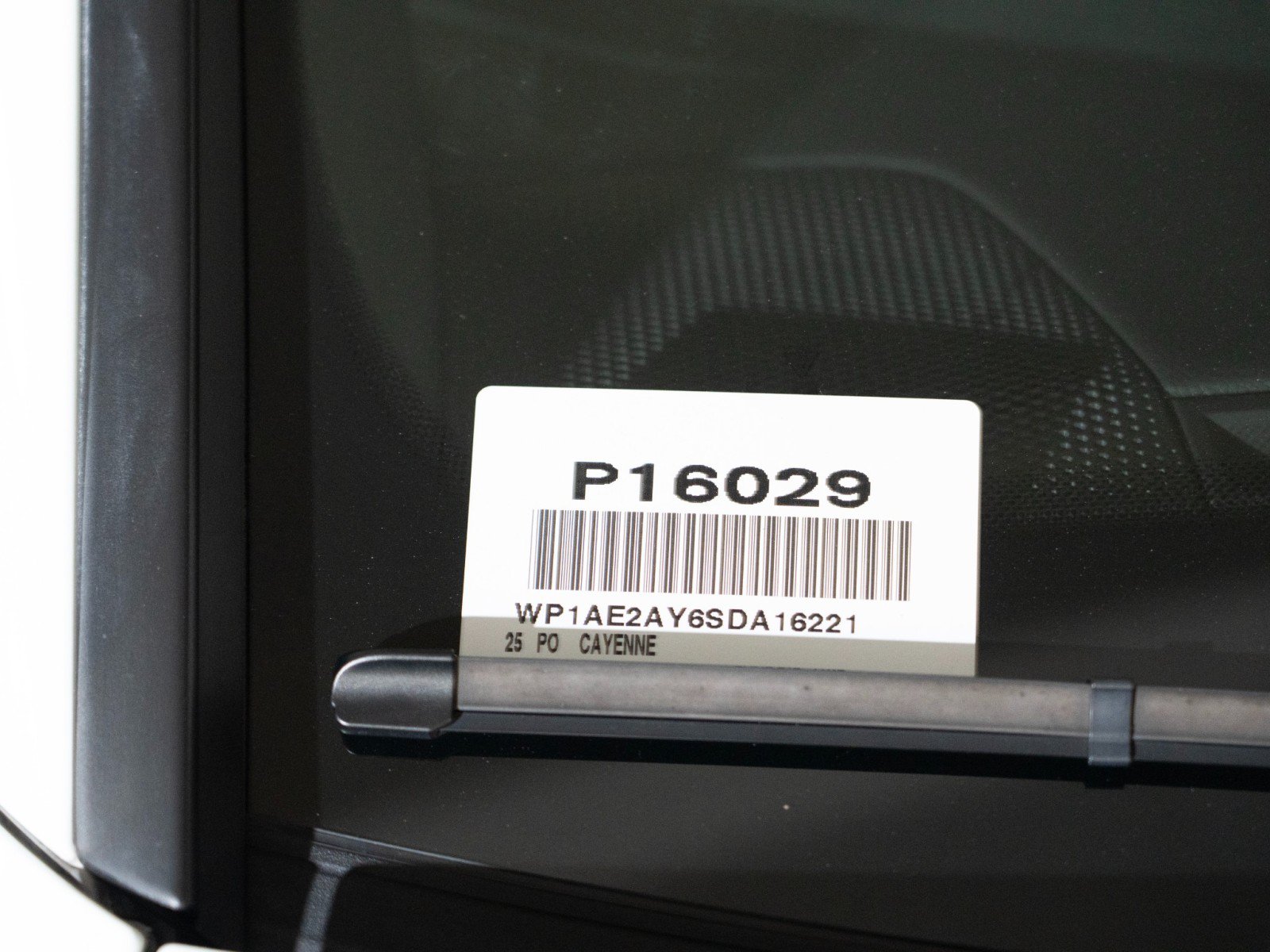 Certified 2025 Porsche Cayenne Coupe AWD/4WD image 29