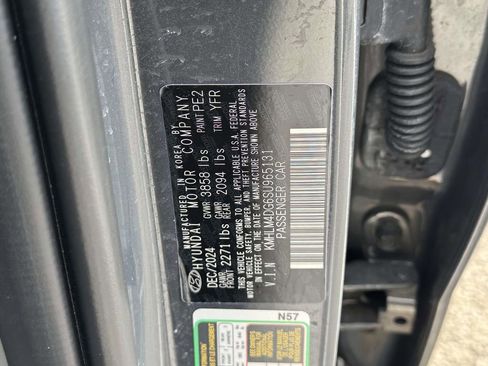 Certified 2025 Hyundai Elantra Sport image 17