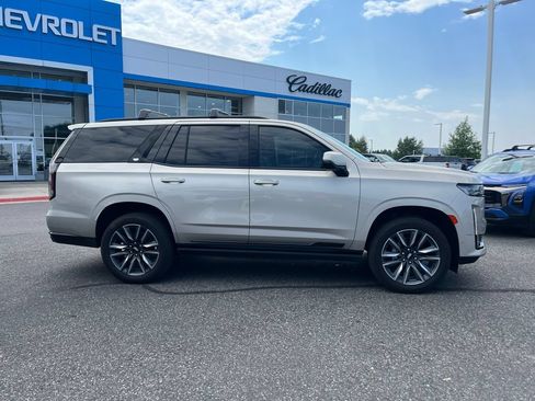 Used 2023 Cadillac Escalade Sport Platinum AWD/4WD image 3