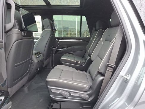 New 2026 Cadillac Escalade Luxury w/ LPO, Floor Liner Package image 5