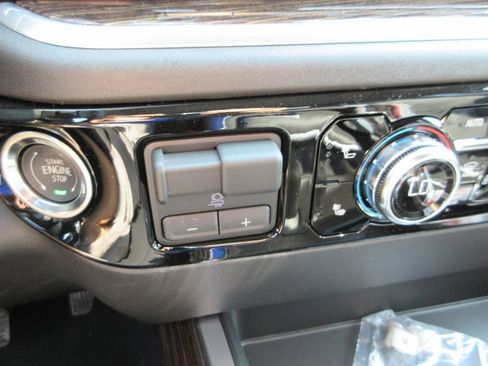 New 2026 GMC Sierra 1500 Elevation w/ Elevation Premium Package AWD/4WD image 20