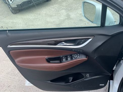 Used 2020 Buick Enclave Avenir w/ Avenir Technology Package AWD/4WD image 15