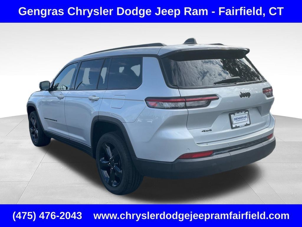 Used 2023 Jeep Grand Cherokee L Altitude AWD/4WD image 5