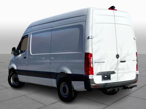Used 2025 Mercedes-Benz Sprinter 2500 image 16