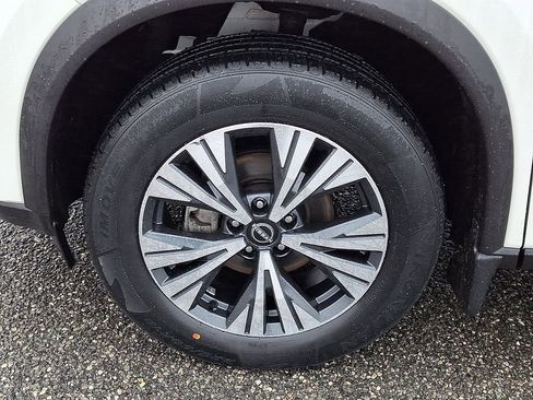 Used 2023 Nissan Rogue SV image 29