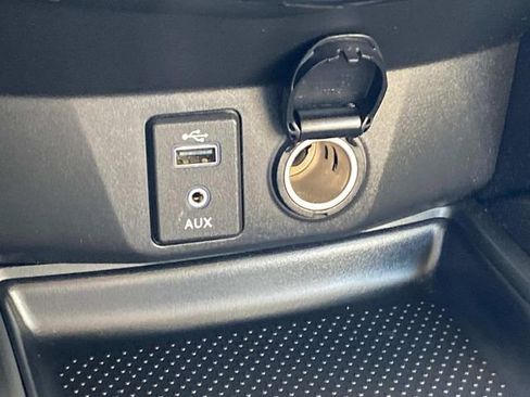 Used 2017 Nissan Rogue S image 25