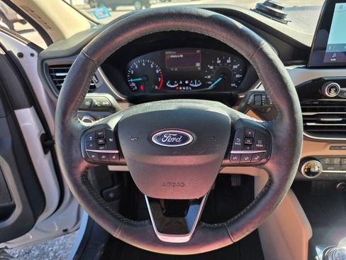 Used 2020 Ford Escape SEL FWD image 11