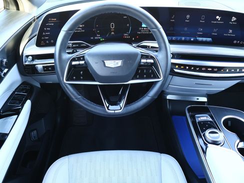 Certified 2024 Cadillac Lyriq Luxury image 14