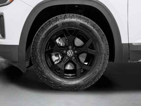 Used 2025 Volkswagen Atlas SE FWD image 44