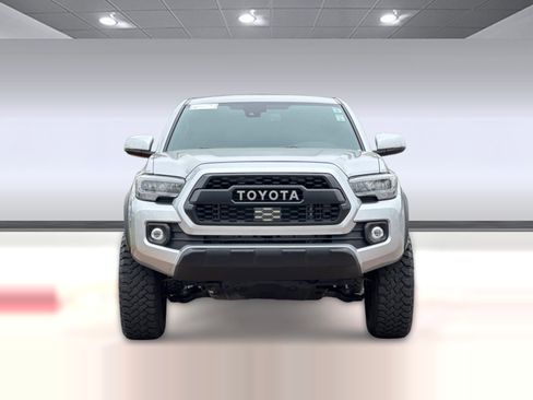 Used 2022 Toyota Tacoma TRD Off-Road w/ Technology Package RWD image 5