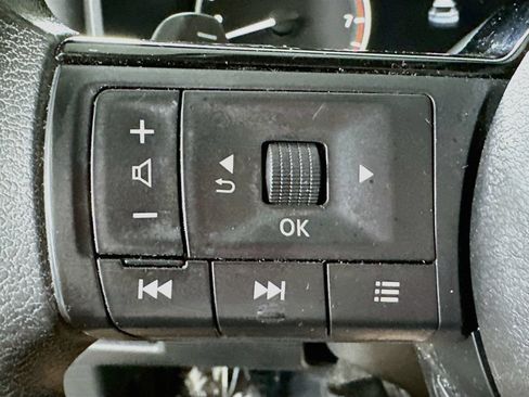 Used 2021 Nissan Rogue SV AWD/4WD image 22