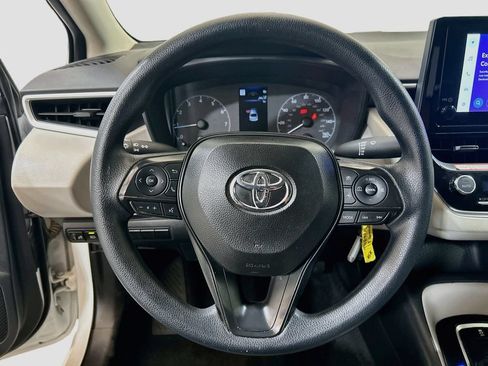 Used 2025 Toyota Corolla LE FWD image 9