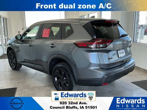 Used 2024 Nissan Rogue SV AWD/4WD image 6