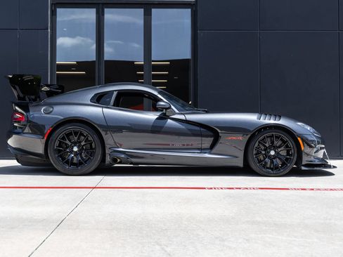 Used 2016 Dodge Viper ACR w/ Extreme Aero Package RWD image 12