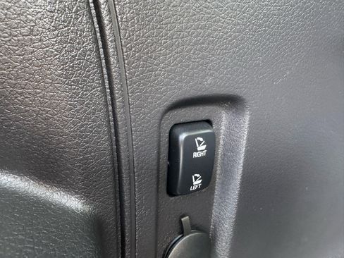 Used 2013 Ford Edge Limited image 33