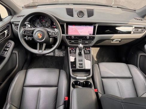 Certified 2026 Porsche Macan AWD/4WD image 17