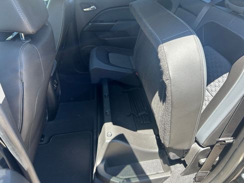 Used 2021 Chevrolet Colorado Z71 w/ Safety Package AWD/4WD image 33