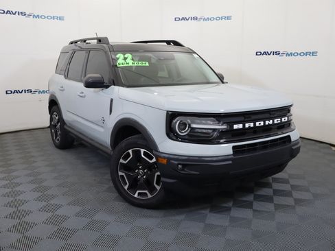 Used 2022 Ford Bronco Sport Outer Banks w/ Tech Package AWD/4WD image 2
