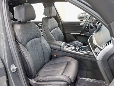Used 2022 BMW X7 M50i AWD/4WD image 33