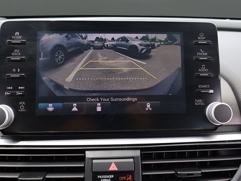 Used 2018 Honda Accord Touring image 23