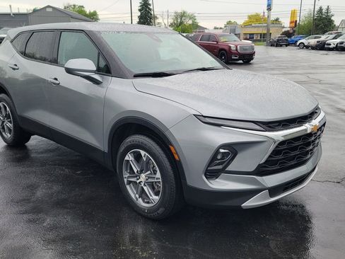 Used 2025 Chevrolet Blazer LT AWD/4WD image 16